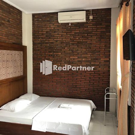 Rifka Annisa Guesthouse Syariah Redpartner Jogjakarta Buitenkant foto