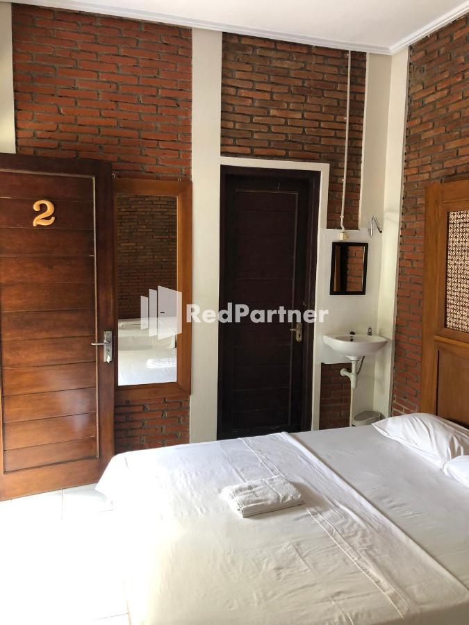 Rifka Annisa Guesthouse Syariah Redpartner Jogjakarta Buitenkant foto
