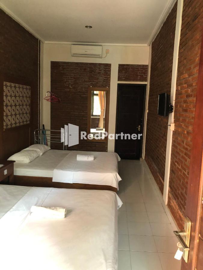 Rifka Annisa Guesthouse Syariah Redpartner Jogjakarta Buitenkant foto